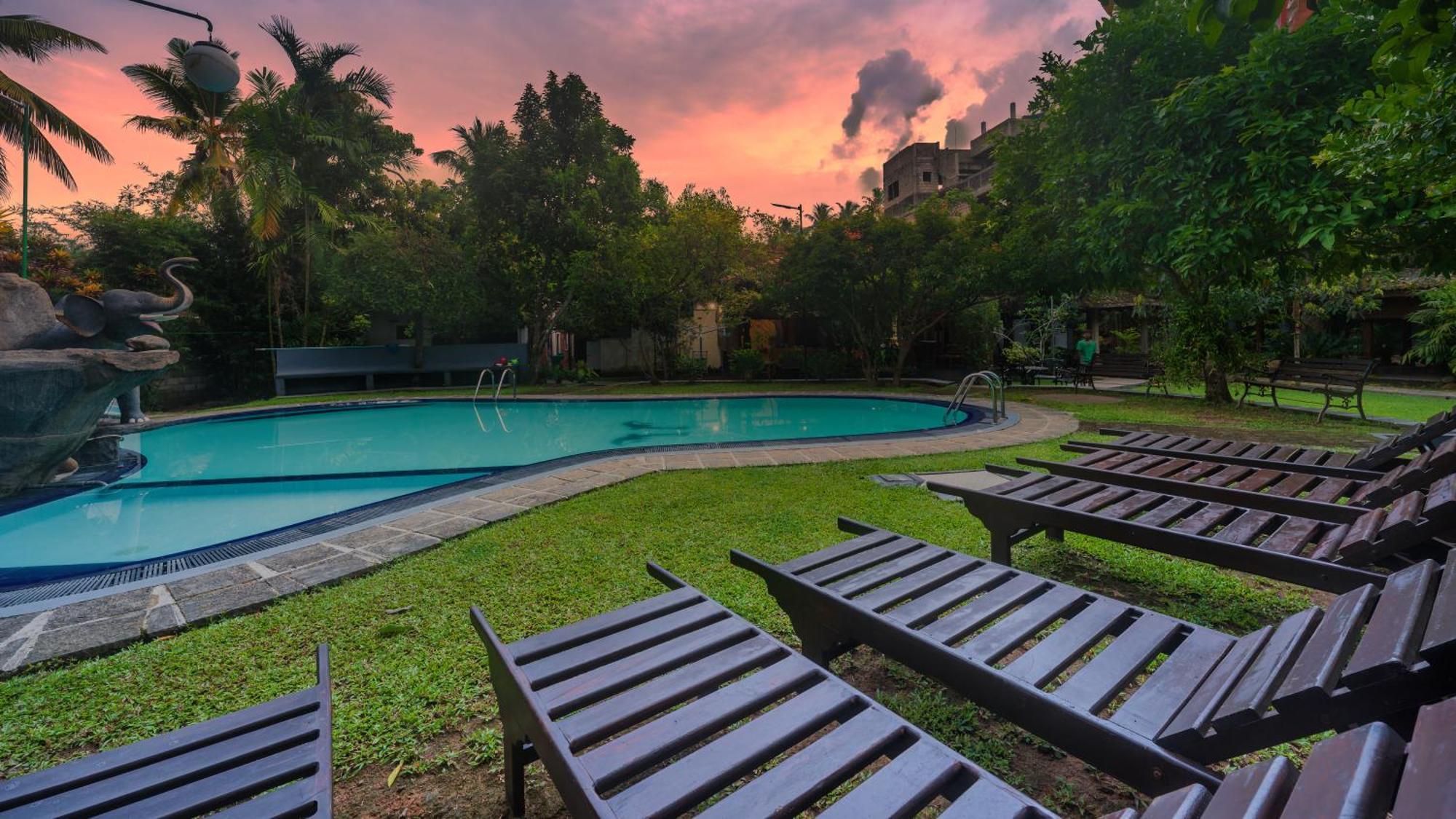 Villa 80 Bentota Luaran gambar